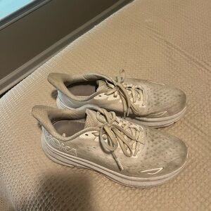 Hokas Clifton 8s